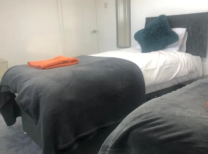 Beautiful 3 Bedroom 2 Bathroom House Close To Centre * Leeds (West Yorkshire)