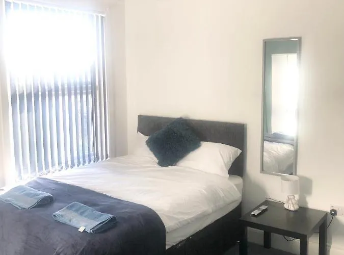 Apartment Beautiful 3 Bedroom 2 Bathroom House Close To Centre Leeds (West Yorkshire)